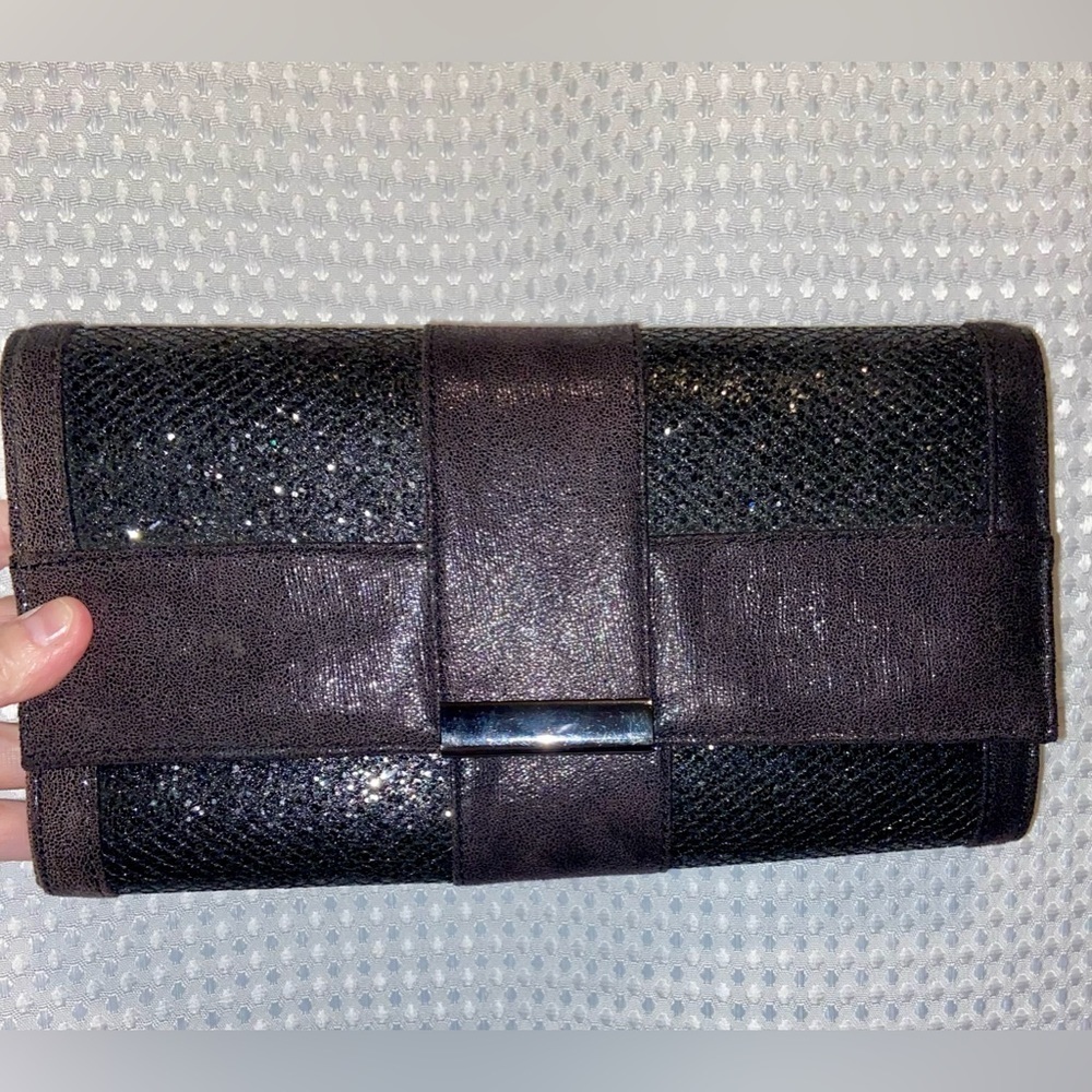 Le Château sparkly and shiny‎ black chic Clutch with removable chain